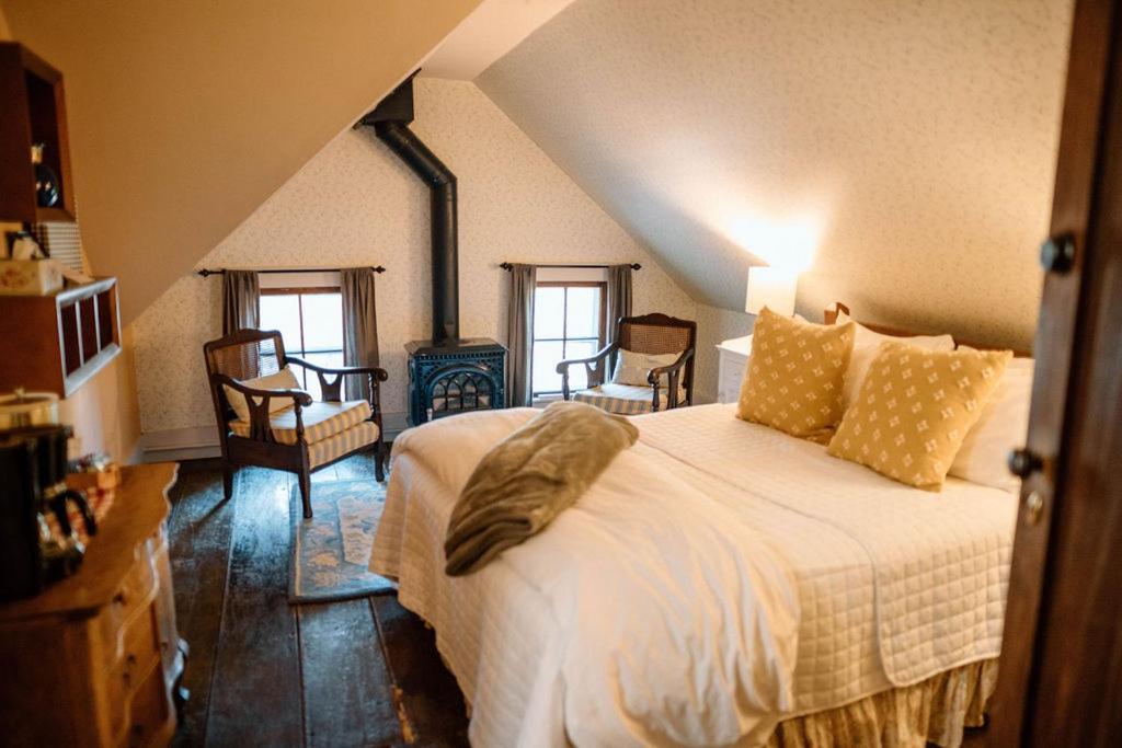 Queen Room