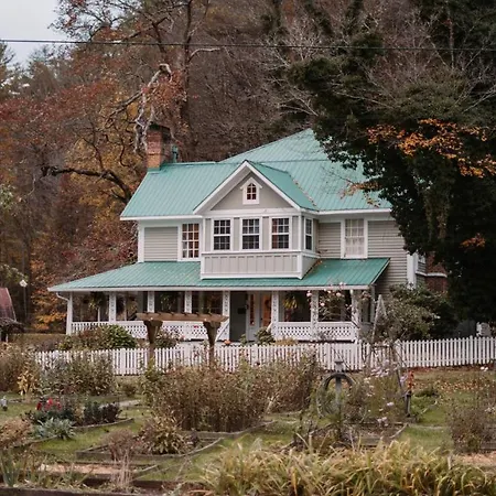 The Mast Farm Inn-3